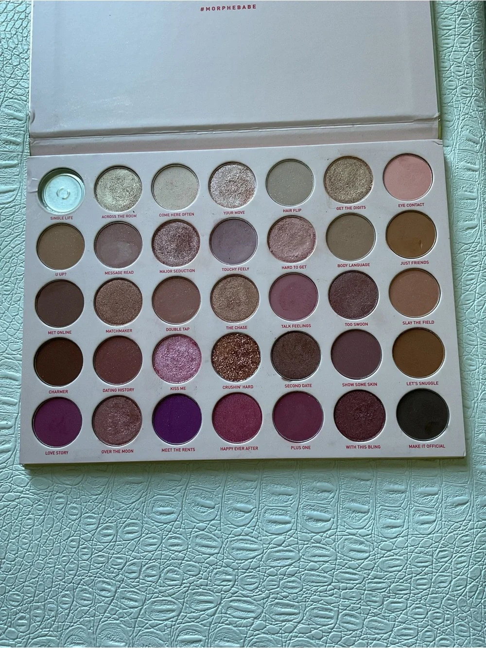 MORPHE eyeshadow palette
